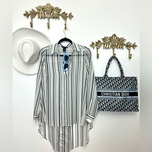 🆕Elegant striped tunic blouse M/L ptp 22” l 36”
